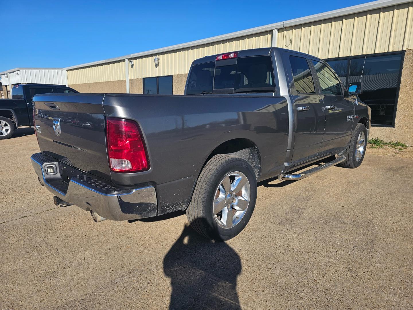 2013 GRAY RAM 1500 SLT Quad Cab 2WD (1C6RR6GT1DS) with an 5.7L V8 OHV 16V engine, 6-Speed Automatic transmission, located at 533 S Seven Points BLVD, Seven Points, TX, 75143, (430) 255-4030, 32.313999, -96.209351 - Photo#2